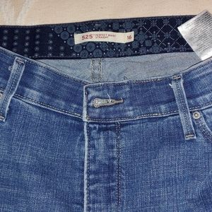 2 pair of Levi's Stretch Jeans